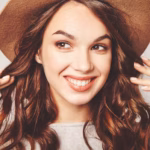 portrait-young-stylish-laughing-model-gray-casual-summer-clothes-brown-hat_158538-11626